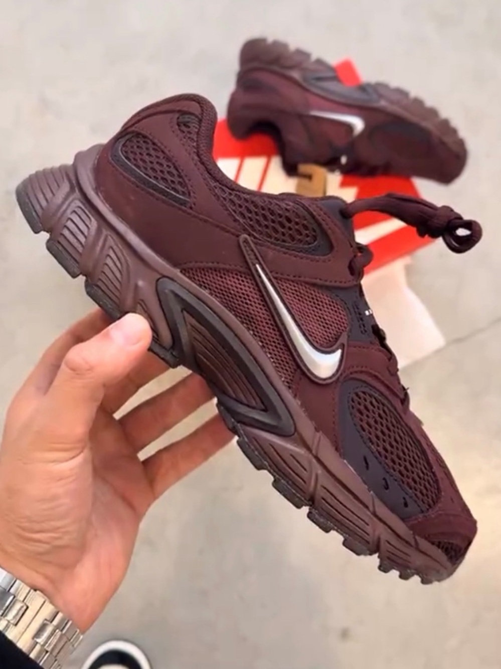 Nike V5 Runner Burgundy Crush